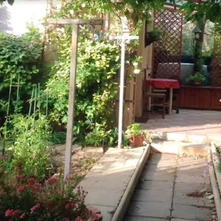 Studio A Ceyreste Avec Jardin Clos Et Wifi *