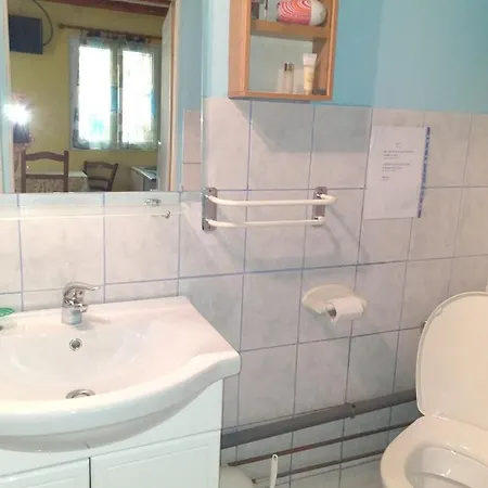 Studio A Ceyreste Avec Jardin Clos Et Wifi * Ceyreste